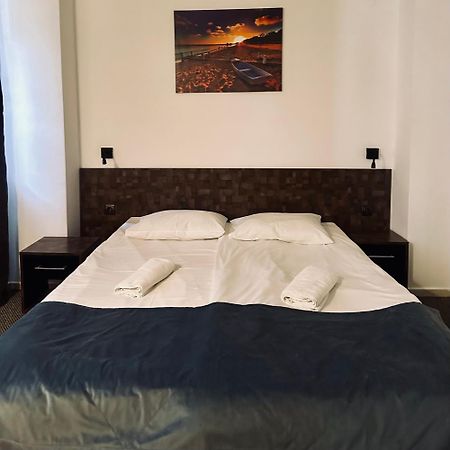 Hotel Brilliance Warna Exterior foto