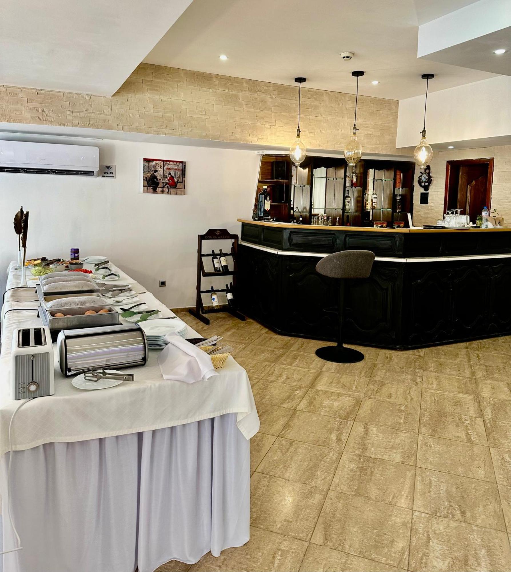 Hotel Brilliance Warna Exterior foto